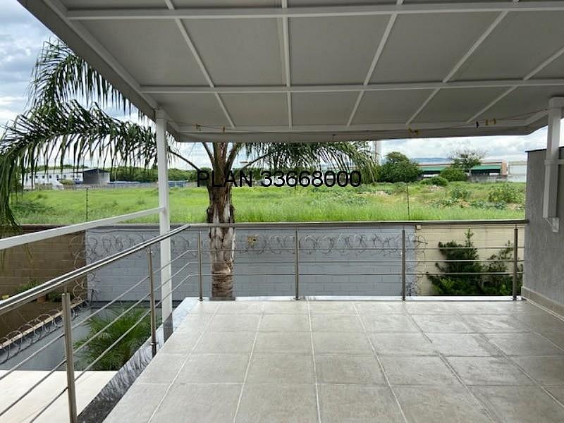 CASA CONDOM�NIO 31