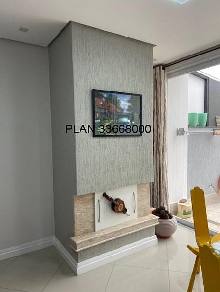 CASA CONDOM�NIO 11