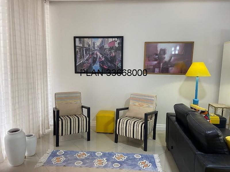 CASA CONDOM�NIO 8