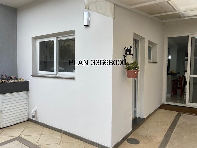 CASA CONDOM�NIO 17