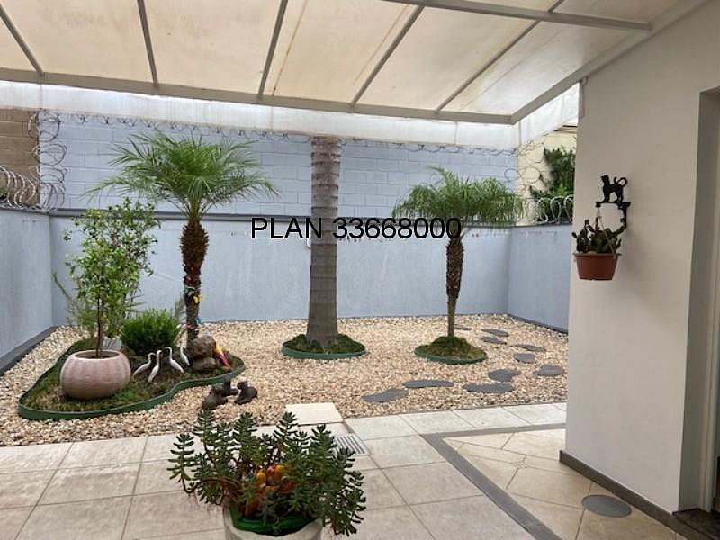 CASA CONDOM�NIO 14