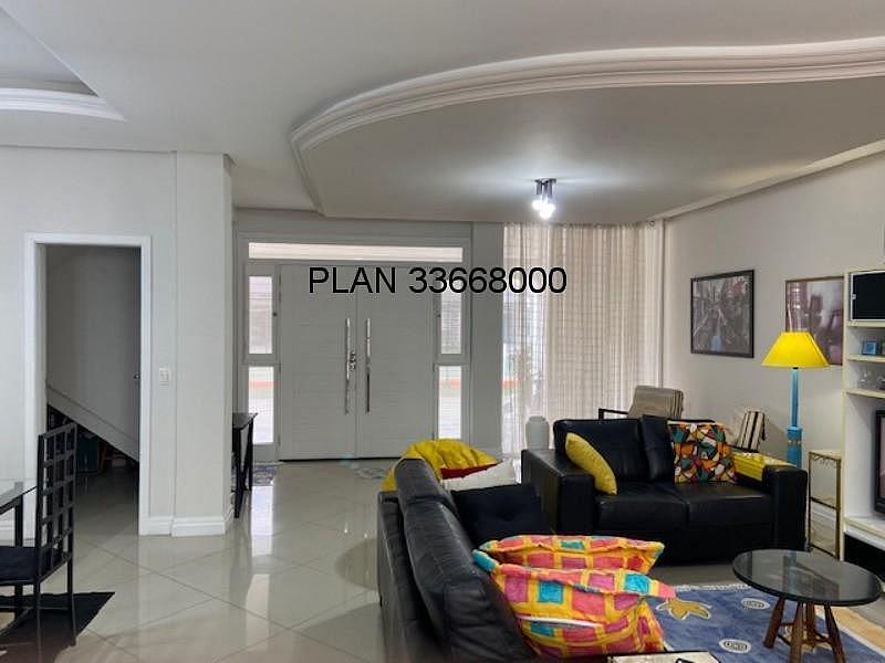 CASA CONDOM�NIO 12