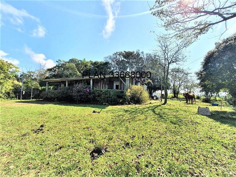 sitio em Mariana Pimentel. 26