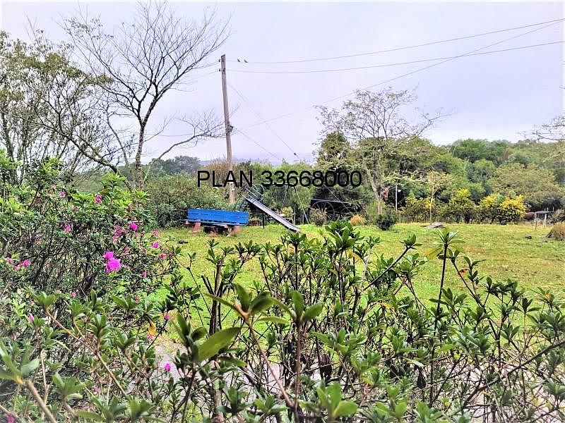 sitio em Mariana Pimentel. 33