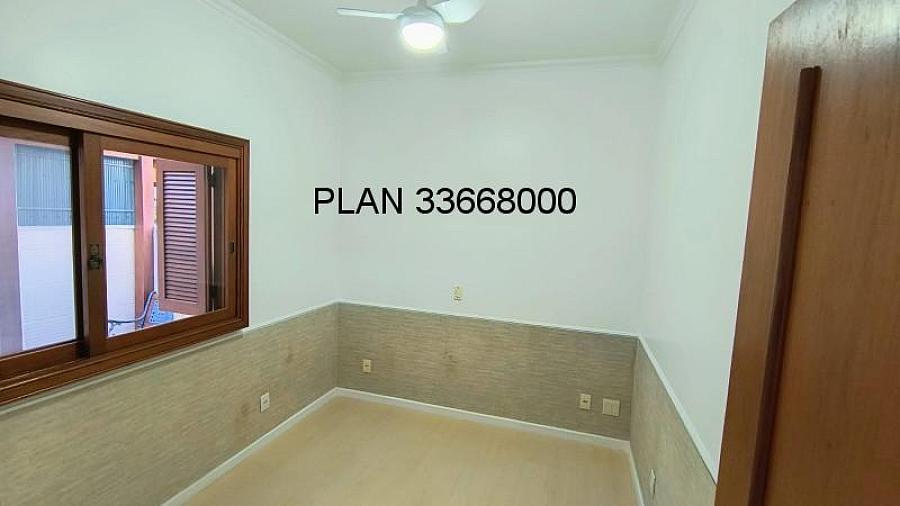 Excelente casa em Condom�nio com 04 dormit�rios sendo 02 su�tes. 17