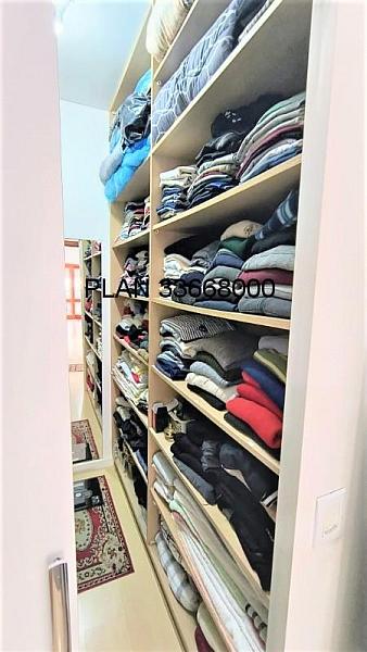 Excelente casa em Condom�nio com 04 dormit�rios sendo 02 su�tes. 6