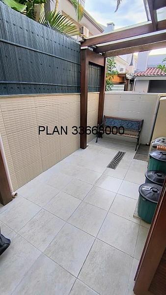 Excelente casa em Condom�nio com 04 dormit�rios sendo 02 su�tes. 16