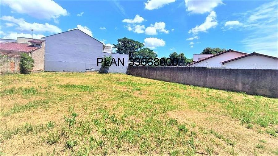 Observa��o: As fotos corresponde a dois terrenos. 5