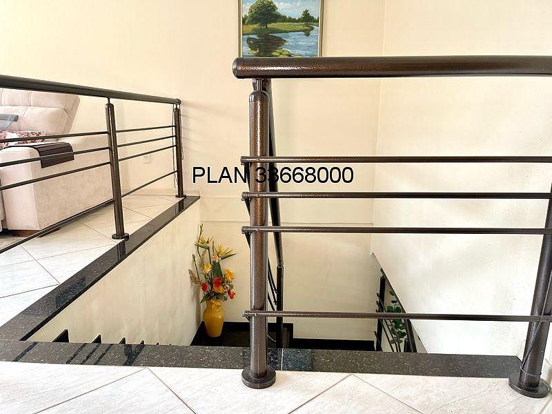 03 dormit�rios, sendo uma su�te, sacada, estar �ntimo no 2� pavimento, sala de estar, sala de jantar, cozinha, �rea de servi�o e um dormit�rio na par 12