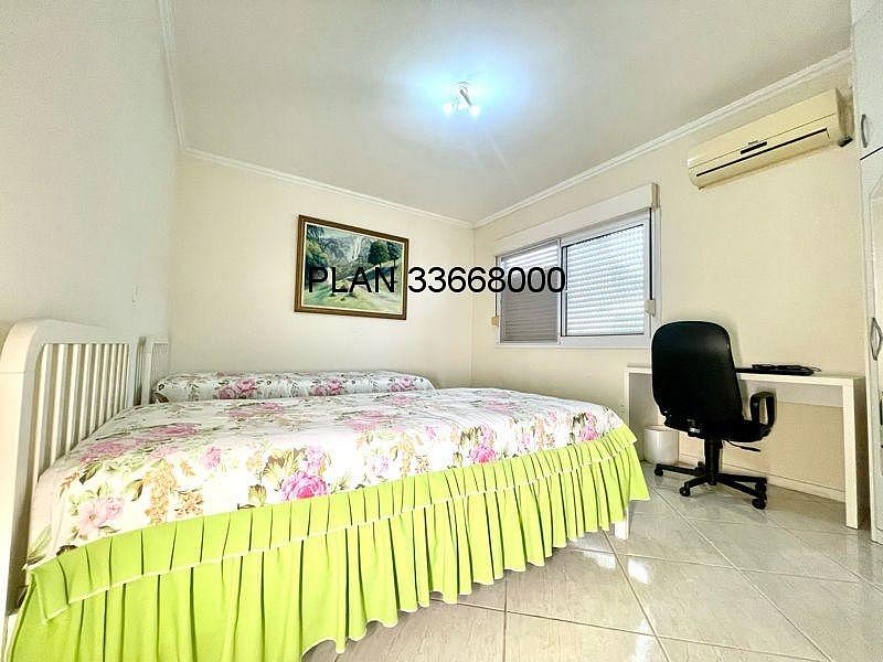 03 dormit�rios, sendo uma su�te, sacada, estar �ntimo no 2� pavimento, sala de estar, sala de jantar, cozinha, �rea de servi�o e um dormit�rio na par 21