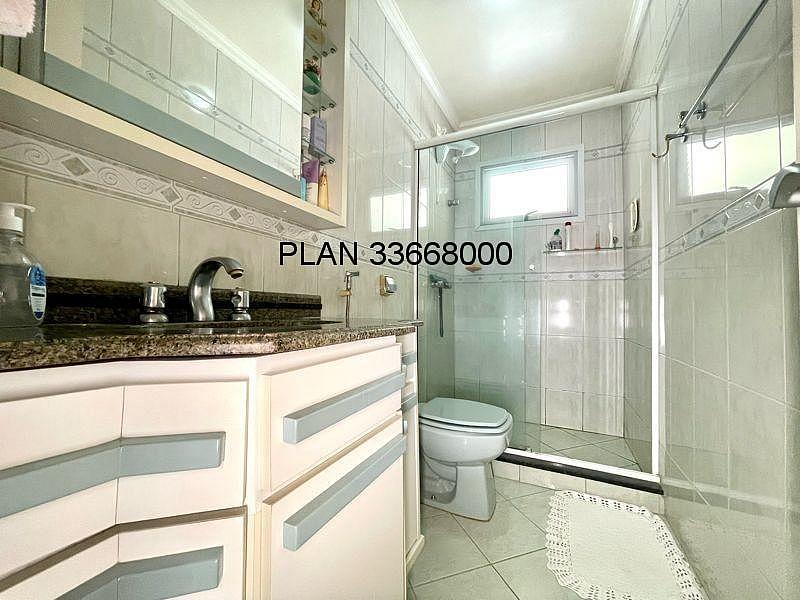 03 dormit�rios, sendo uma su�te, sacada, estar �ntimo no 2� pavimento, sala de estar, sala de jantar, cozinha, �rea de servi�o e um dormit�rio na par 16