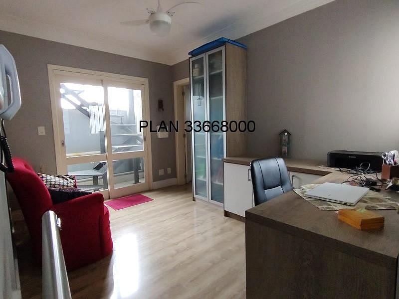 PLAN VENDE CASA NA RUA LAGOA DO PEIXE COM 330 METROS. �NICA RUA SEM SAIDA MONITPRADA POR CAMERAS DO ECOVILLE. 20