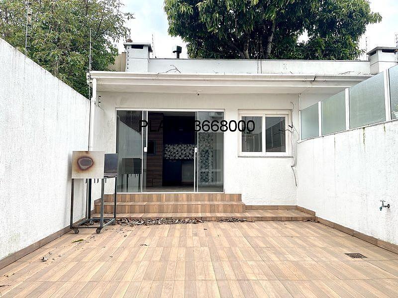 Casa com p�tio ECOVILLE 16
