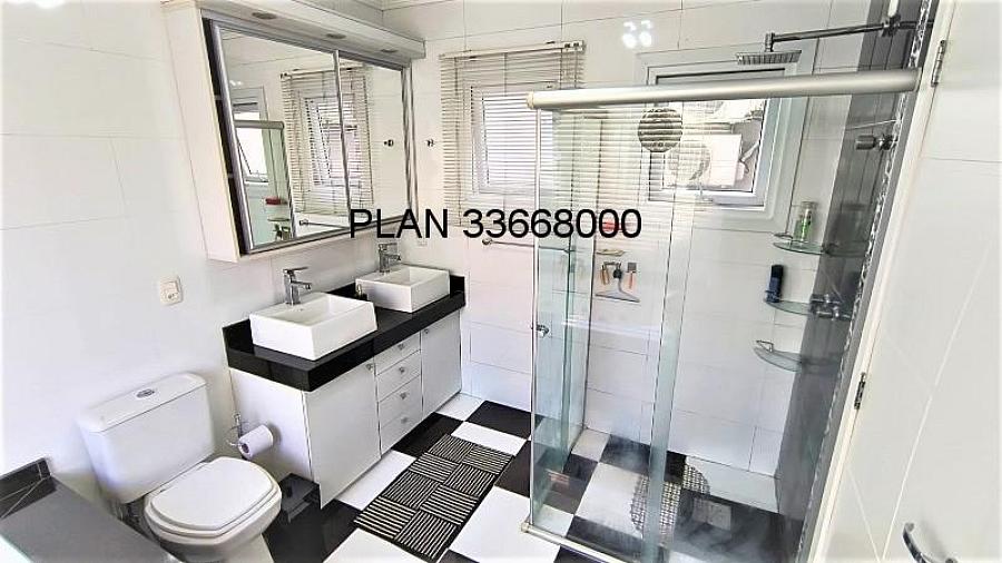 Casa com piscina na Avenida Ecoville 28