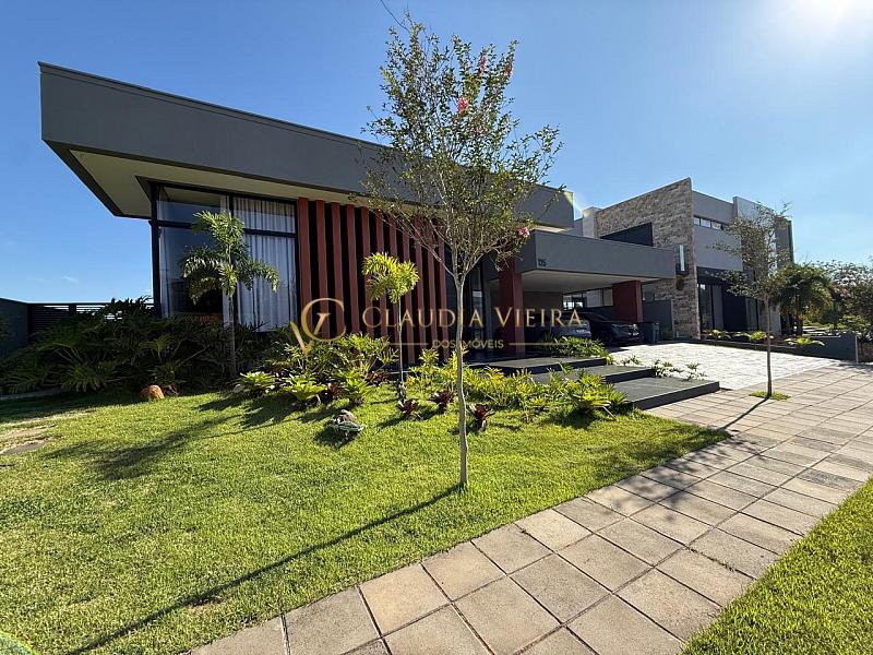 Casa no Condom�nio Jardins da Cidade com 4 Su�tes | Cinema | �rea Servi�o | Elevador 1