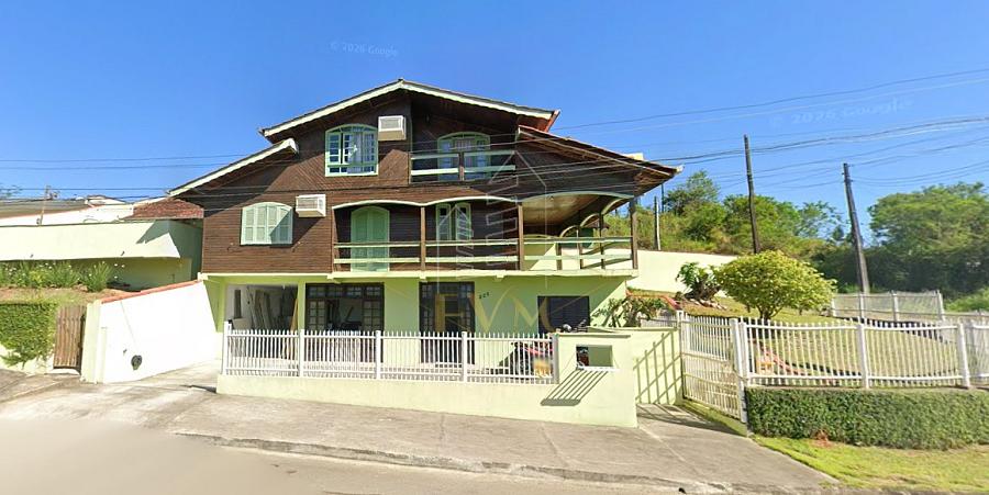 CASA � VENDA � TERRENO DE ESQUINA COM AMPLO POTENCIAL 1
