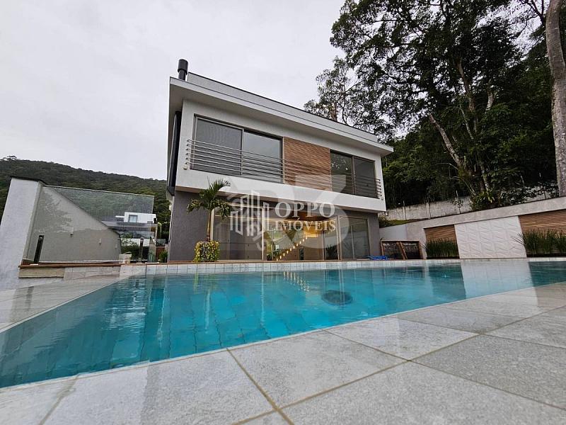 CASA NO CONDOM�NIO BELLA VISTA RESIDENCE