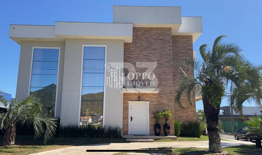 CASA EM CONDOM�NIO FECHADO CALED�NIA