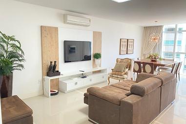 03 suítes e 02 vagas