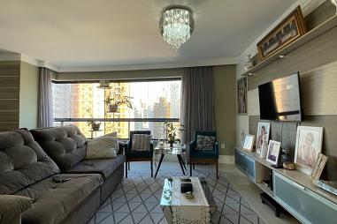 À venda no Bairro Centro de Balneário Camboriú no Edifício Residencial Merithamon