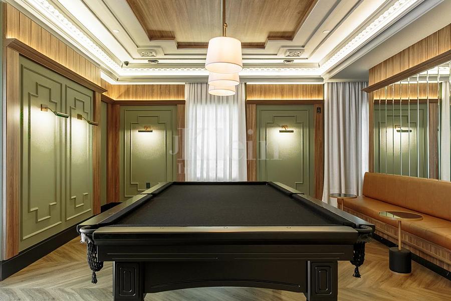 Sal�o de jogos do Ristretto Dallo no Centro de Itapema