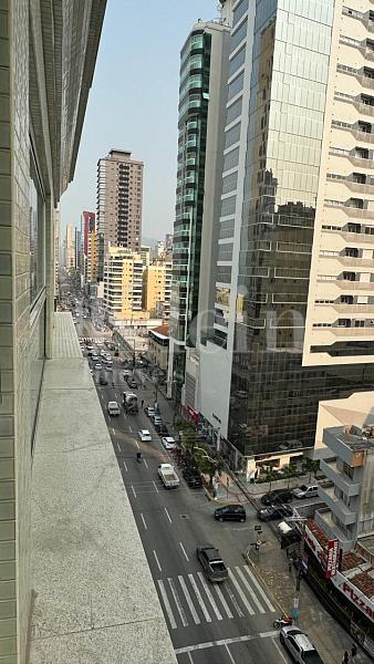 Vista Avenida Nereu Ramos do Edif�cio Vogue CNA em Itapema