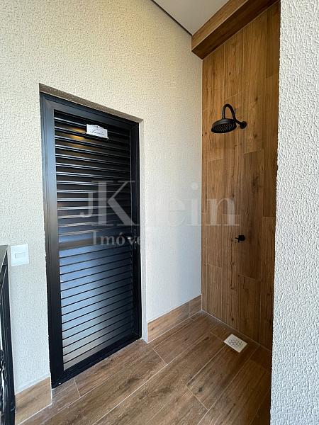 Ducha da piscina do Chateau Avenue no Morretes em Itapema