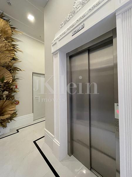 Elevadores do Chateau Avenue no Morretes em Itapema