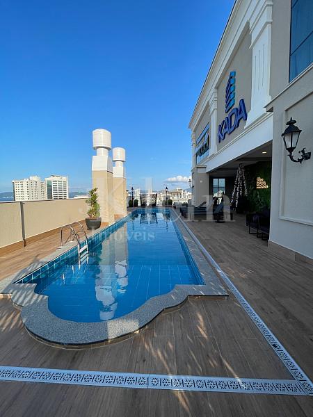 Piscina adulto do Chateau Avenue no Morretes em Itapema