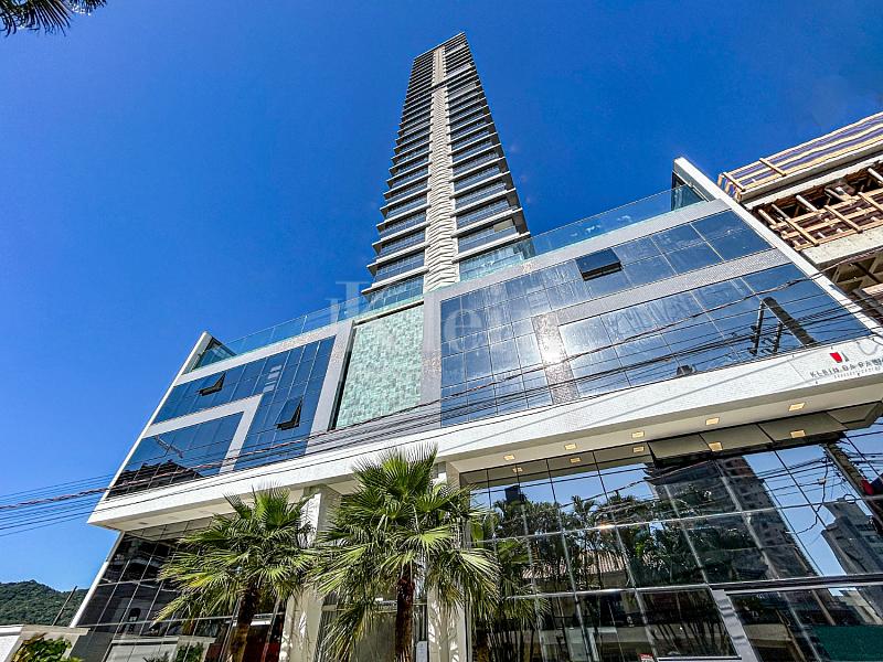 Fachada do Grand Mirage no Centro em Itapema