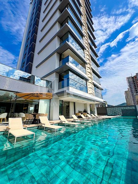 Piscina do Grand Mirage no Centro em Itapema