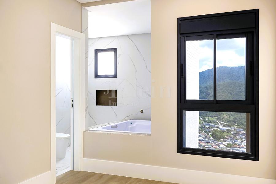 Su�te master do apartamento do Grand Mirage no Centro em Itapema