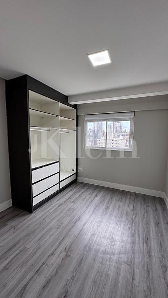 Su�te do apartamento do Arcos da Lapa Residencial na Meia Praia em Itapema