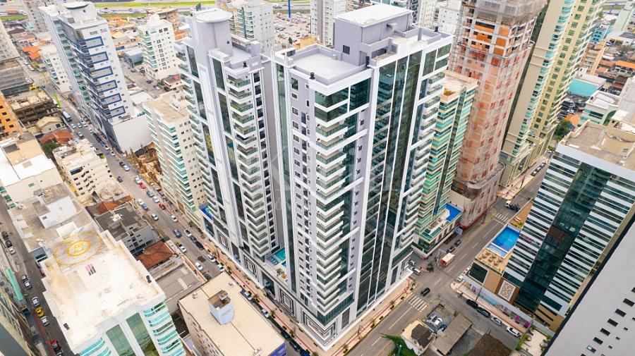 Fachada do Times Square em Itapema