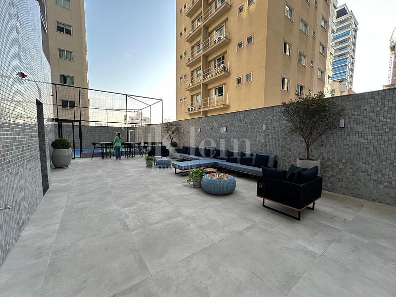 �rea externa do lazer do Times Square em Itapema