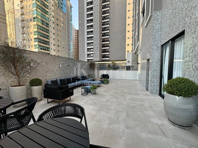 �rea externa do lazer do Times Square em Itapema