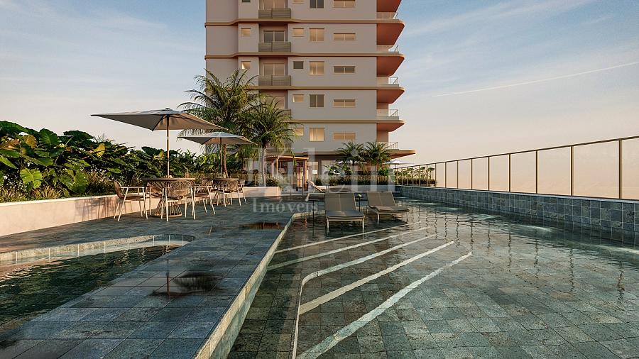 Piscina do Solaris Residencial na Meia Praia em Itapema