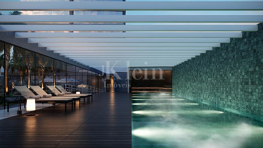 Piscina t�rmica no High Tower no centro de Itapema