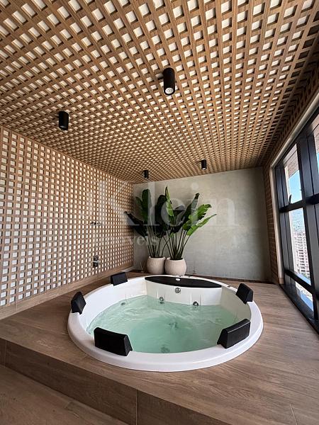 Rooftop jacuzzi do Nautik Class em Balne�rio Perequ� | Porto Belo