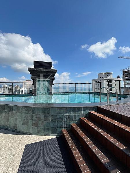 Rooftop piscina do Nautik Class em Balne�rio Perequ� | Porto Belo