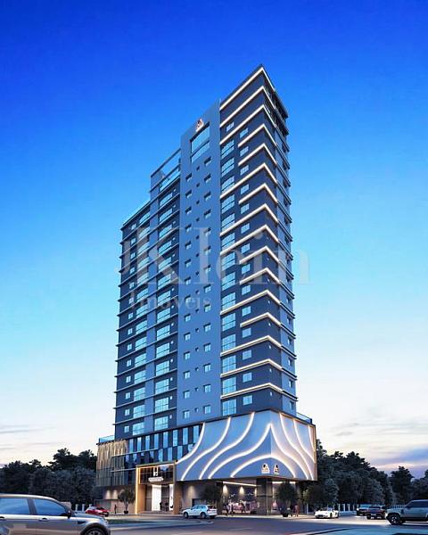 Fachada noturna do Charming Residence no Morretes em Itapema