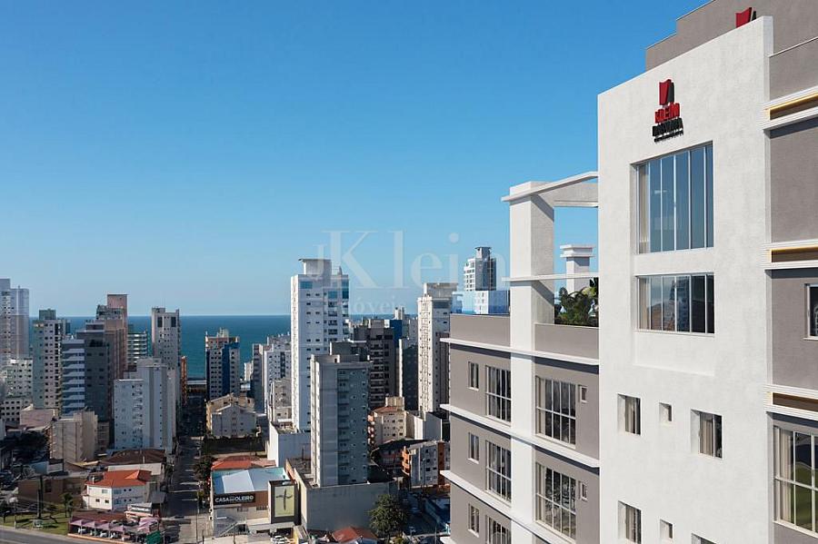 Fachada do topo do Charming Residence no Morretes em Itapema