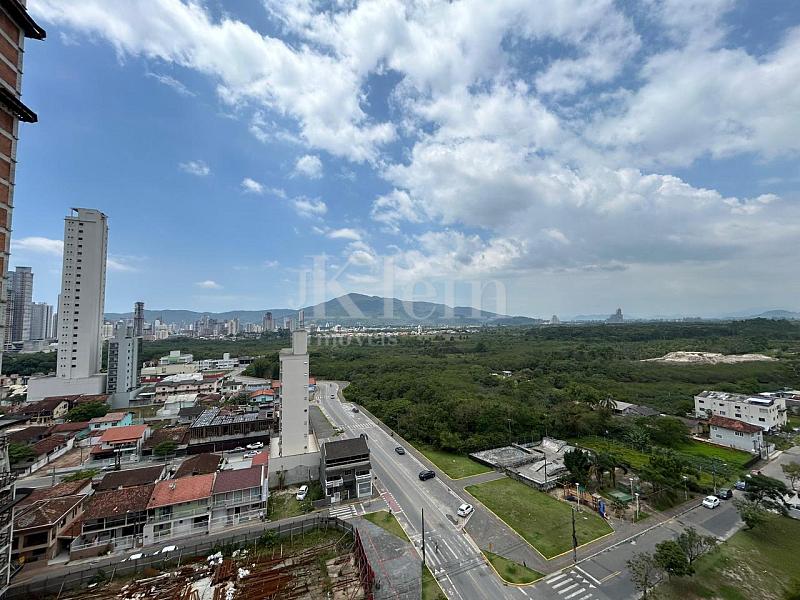 Vista do apartamento do Yaris Residencial na Meia Praia em Itapema
