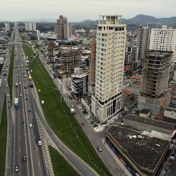 Fachada do Gran Vittoria Residenziale no Morretes em Itapema