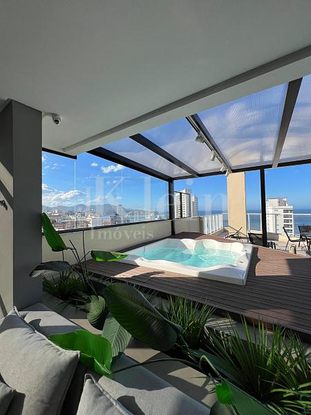 Hidromassagem no rooftop do Gran Vittoria Residenziale no Morretes em Itapema