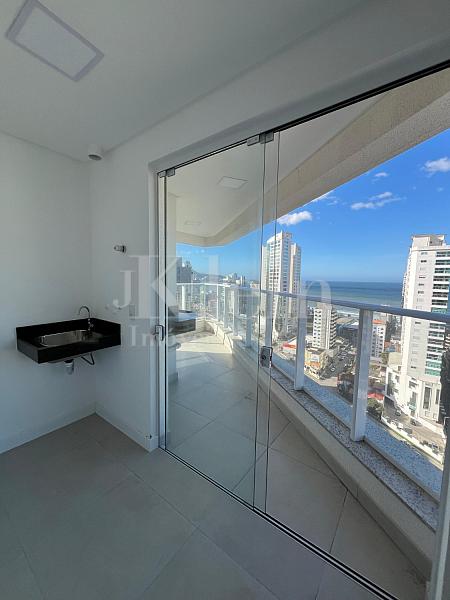 Sacada do apartamento do Gran Vittoria Residenziale no Morretes em Itapema