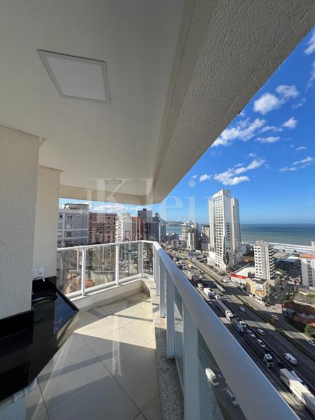 Vista mar da sacada do apartamento do Gran Vittoria Residenziale no Morretes em Itapema
