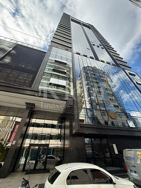 Fachada do Villa Italia Residence na Meia Praia em Itapema