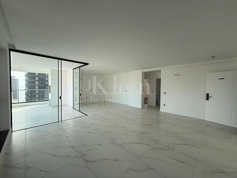 Living do apartamento do Villa Italia Residence na Meia Praia em Itapema