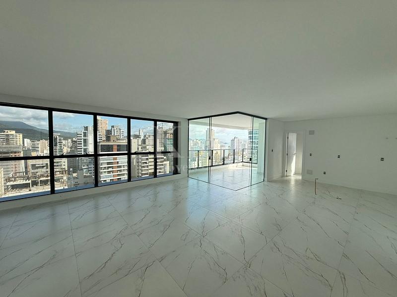 Living do apartamento do Villa Italia Residence na Meia Praia em Itapema